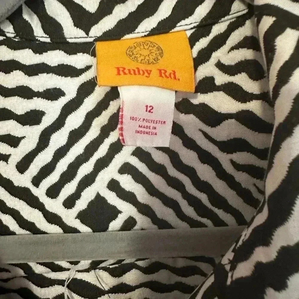 Ruby Rd Geometric Printed Button Up Jacket Size 12 - image 5